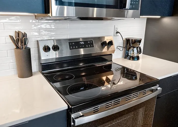 Bright Beacon Spacious 1br Apartment *